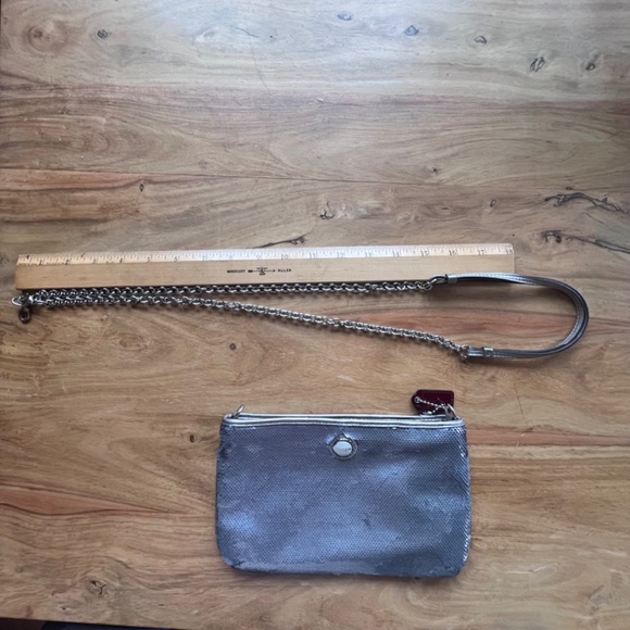 Vintage Coach bag, silver sequins, burgundy interior and patent leather hang tag - Picture 12 of 14